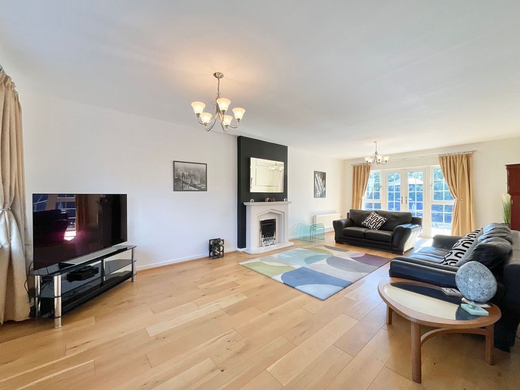 Property photo 3 of 31