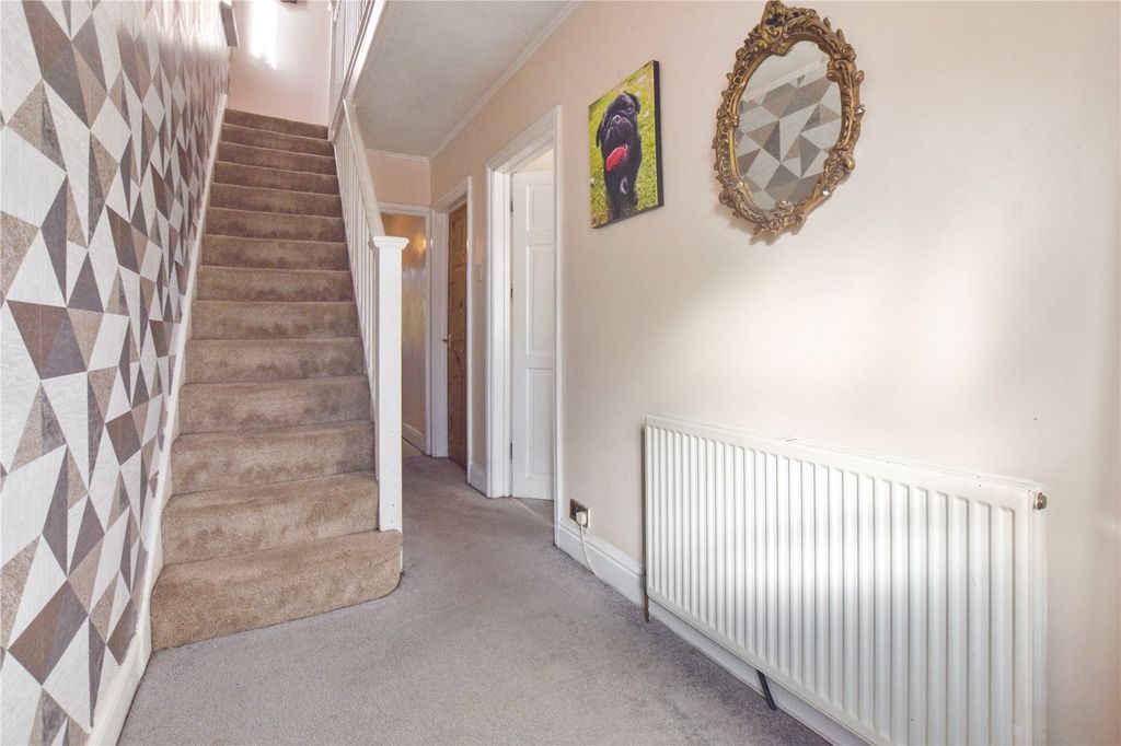 Property photo 2 of 14 Hallway