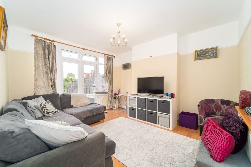 Property photo 3 of 13