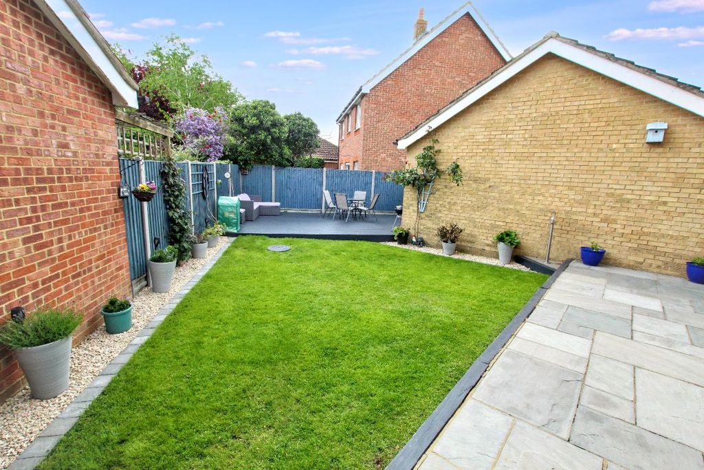 Property photo 2 of 25