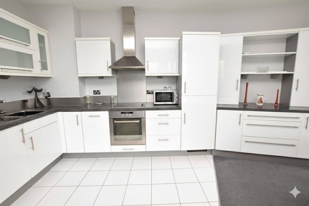 Property photo 2 of 11 Picture No. 17