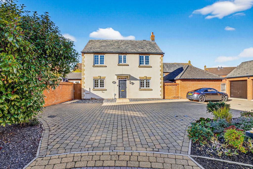 Property photo 2 of 34