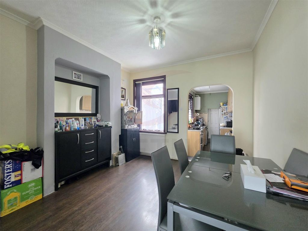 Property photo 2 of 8 Dining Area