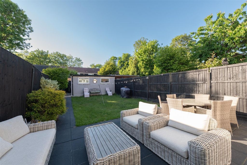 Property photo 2 of 15 Cranwich 9.Jpg