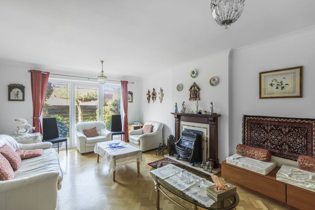 Property photo 3 of 20