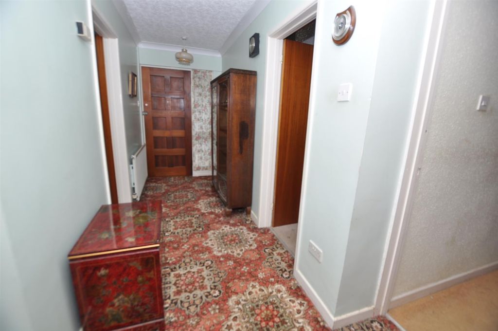 Property photo 2 of 19 Entrance