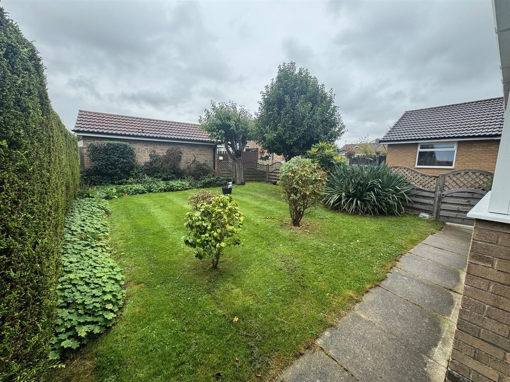 Property photo 2 of 19 Front Garden 2.Jpg