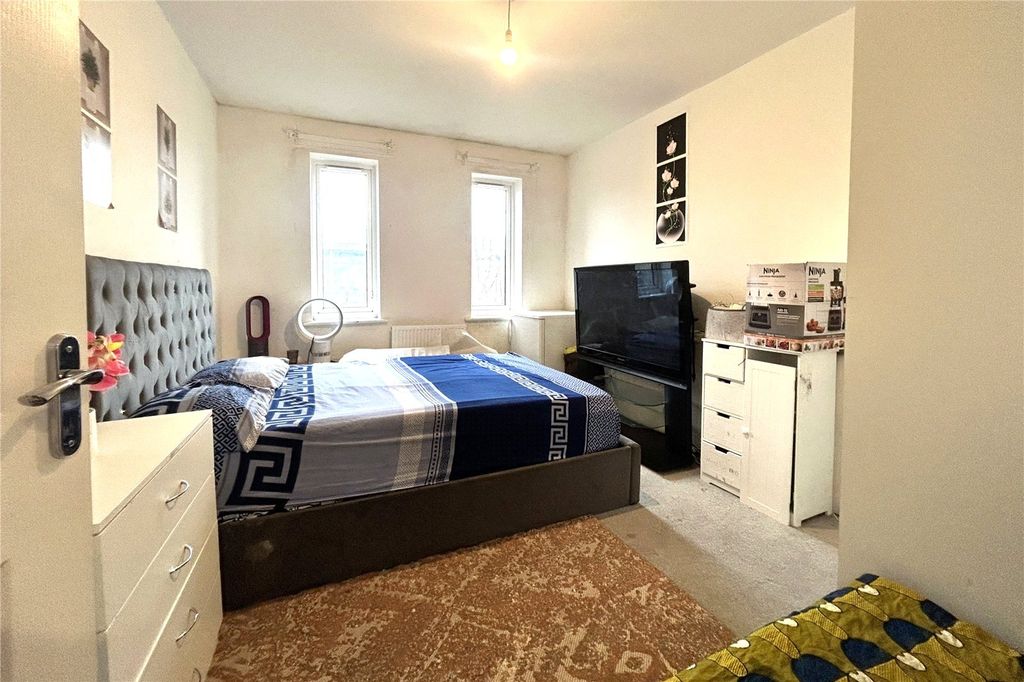 Property photo 3 of 7 Picture No. 15