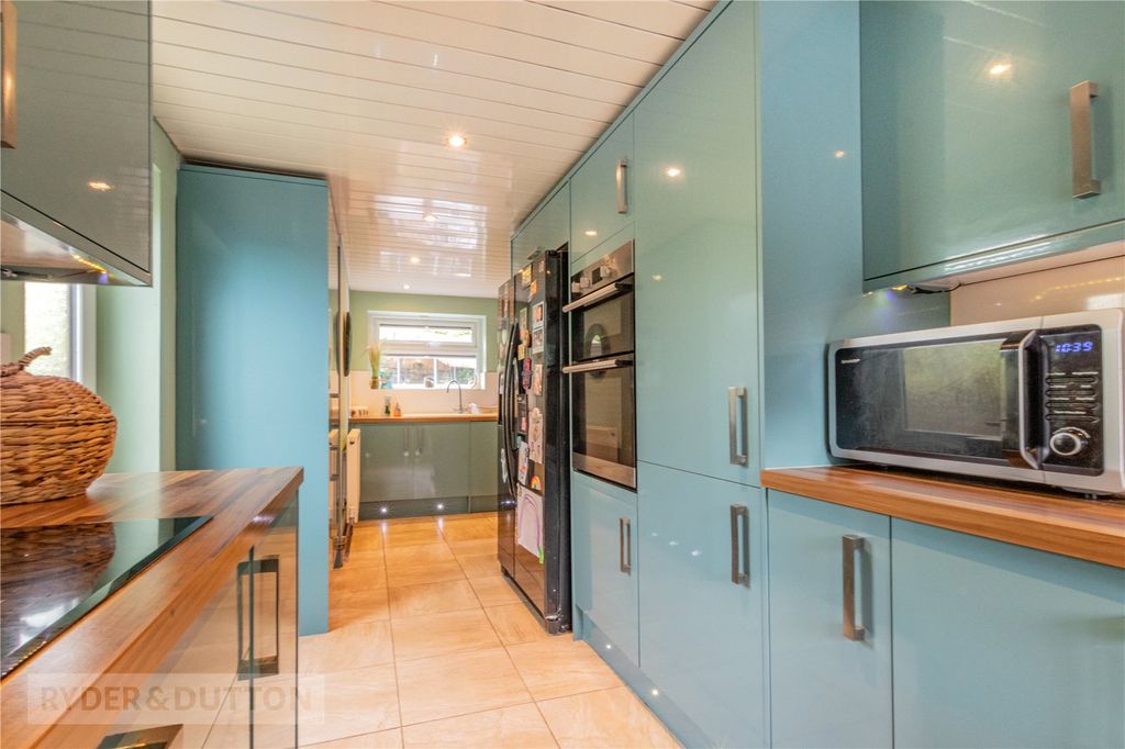 Property photo 2 of 22 Kitchen