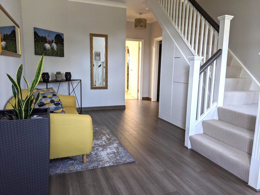 Property photo 3 of 44 14 Grange Park - Eh Furn.Jpg