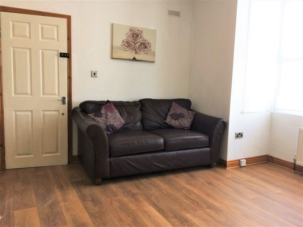 Property photo 3 of 4