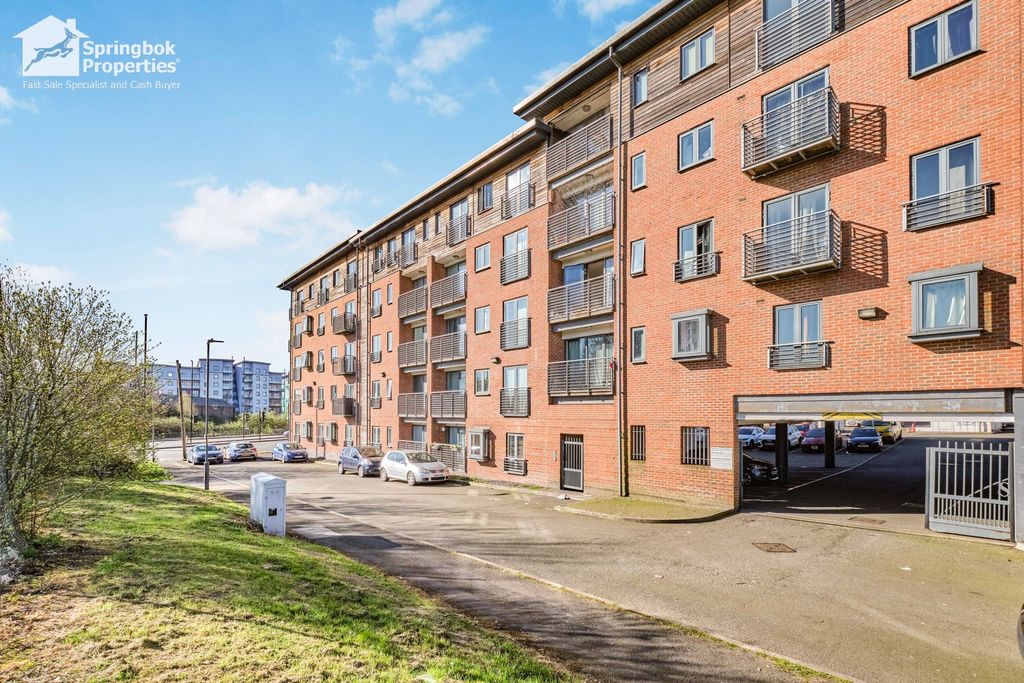 Property photo 1 of 17 Front View