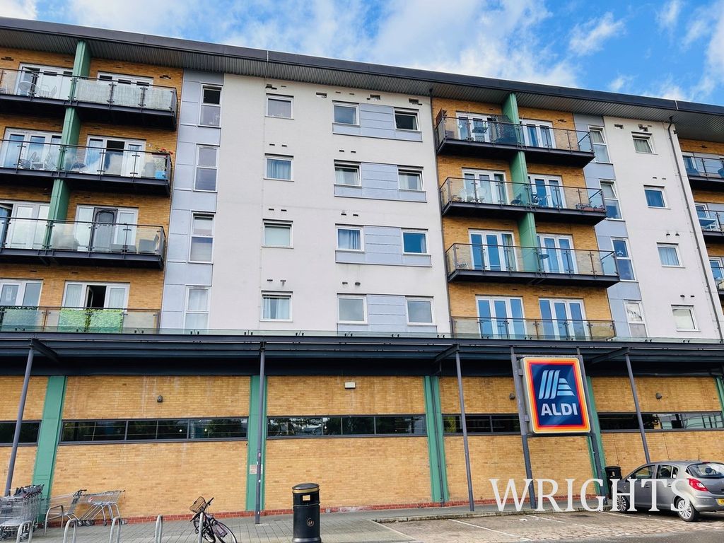 Property photo 1 of 12