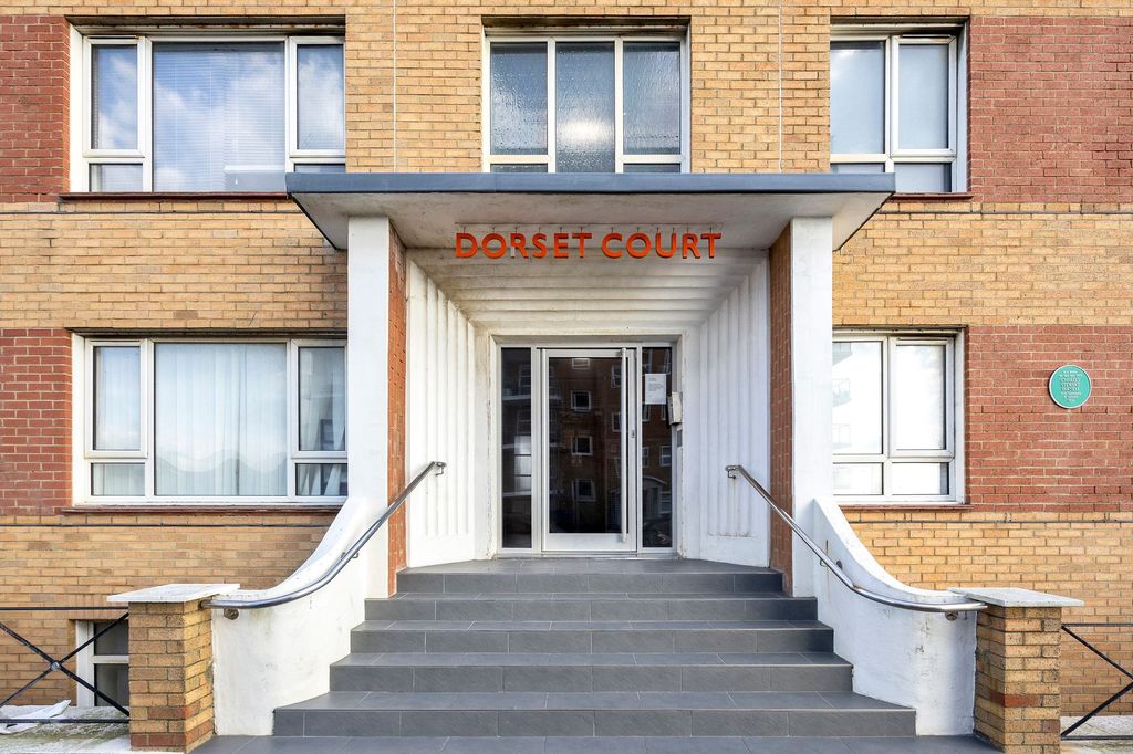 Property photo 2 of 18