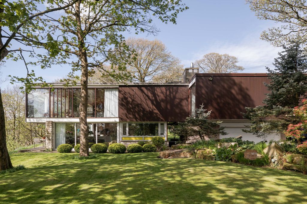 Property photo 1 of 35 331984 - Crop Exterior.Jpg