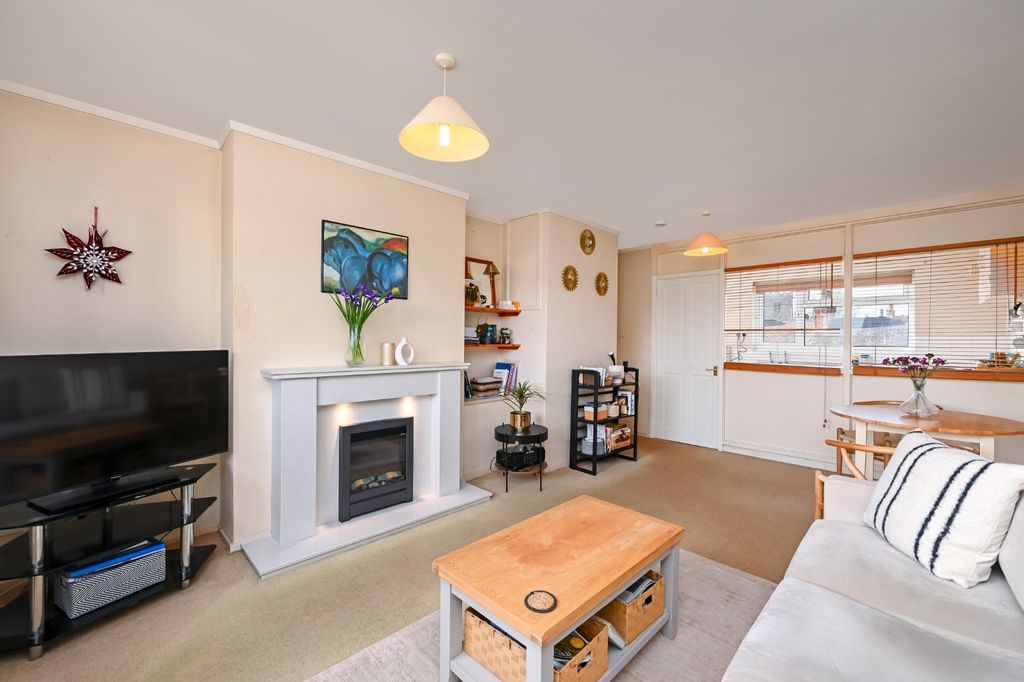 Property photo 2 of 12 Picture 2