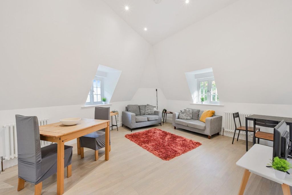 Property photo 2 of 14 Eagle House, Flat (5).Jpg