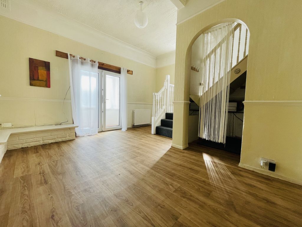 Property photo 2 of 13 Photo 9