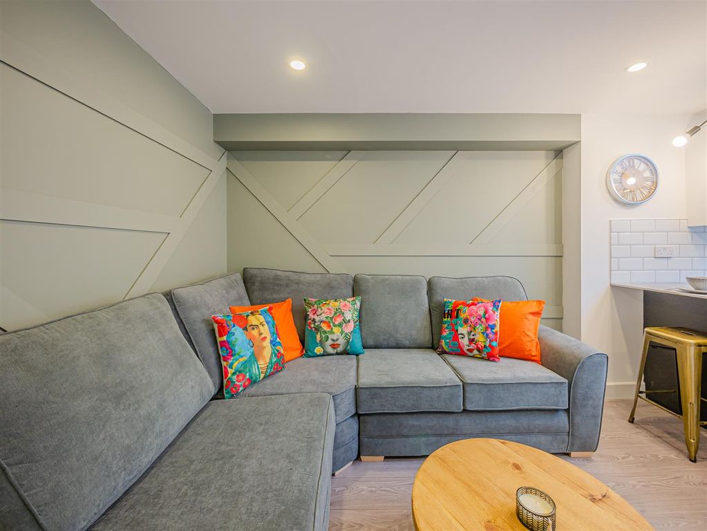 Property photo 1 of 65 P1260558-Hdr.Jpg