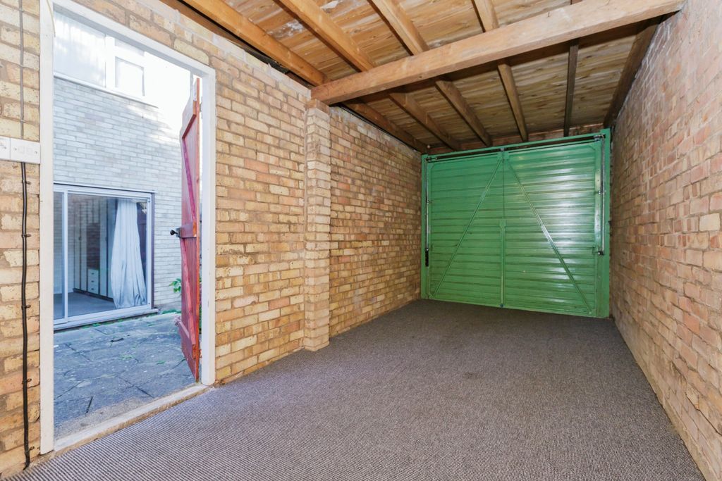 Property photo 3 of 17 Photography