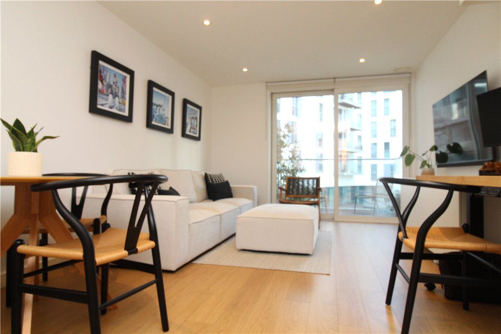 Property photo 1 of 12 Kitchen/Living Room