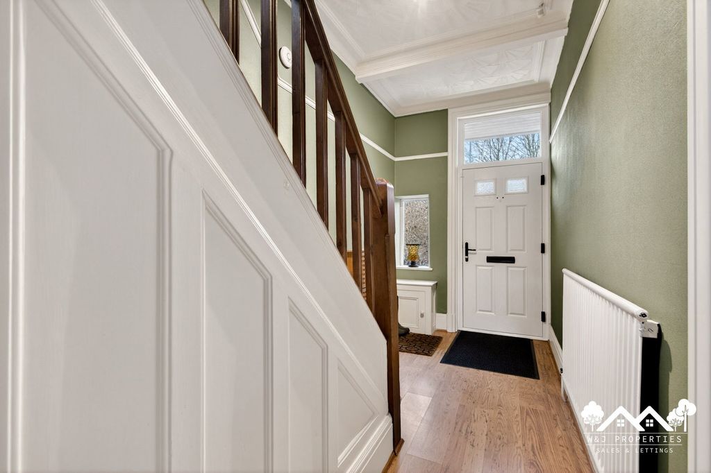 Property photo 2 of 49