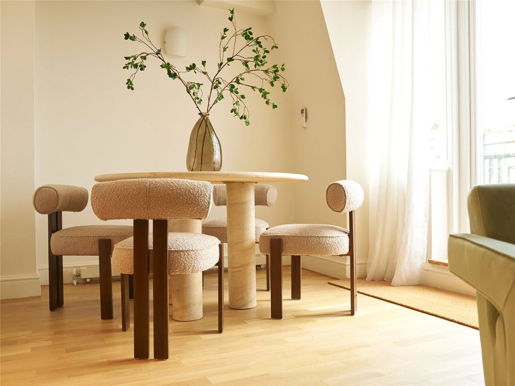 Property photo 3 of 11 Picture No. 02