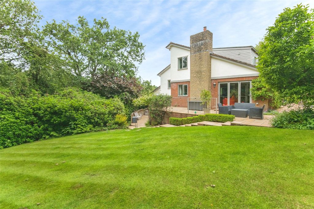 Property photo 1 of 19 Side Aspect