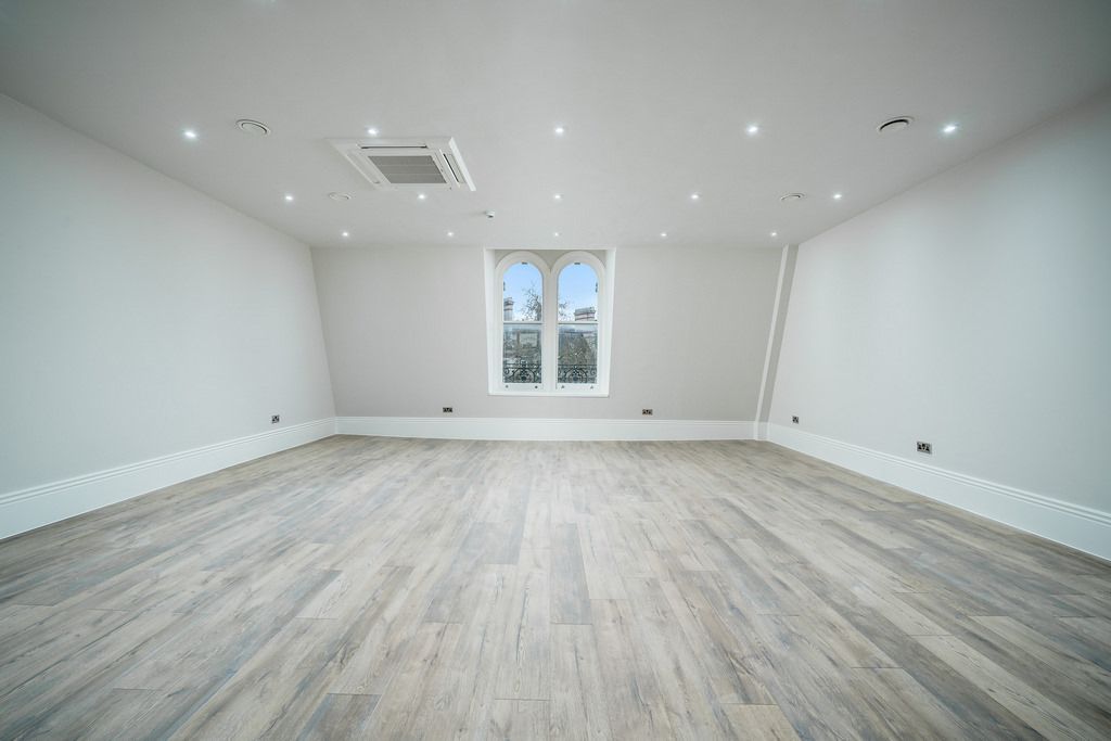 Property photo 3 of 9 Picture 3