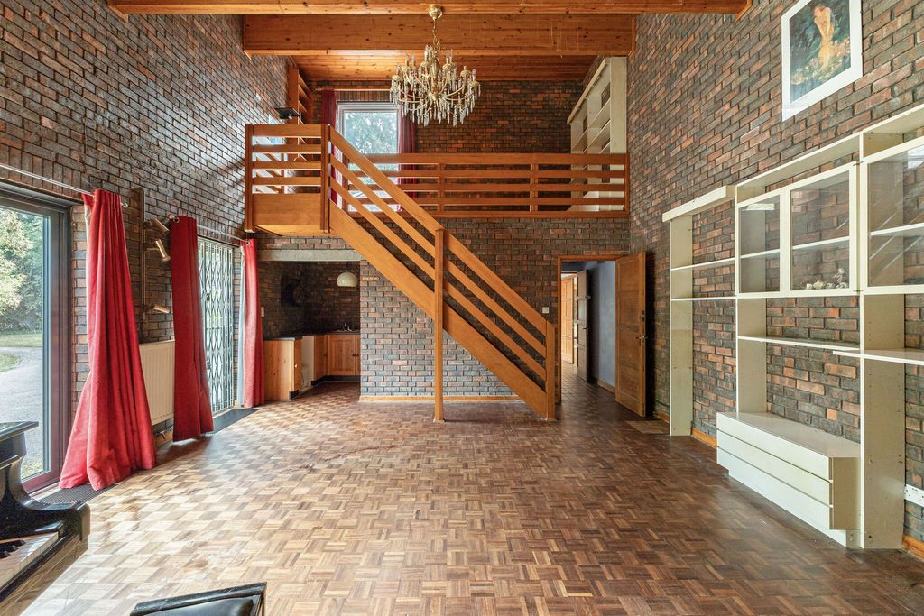 Property photo 3 of 14