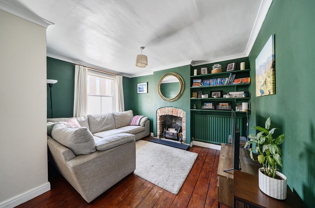 Property photo 2 of 13 Sitting Room