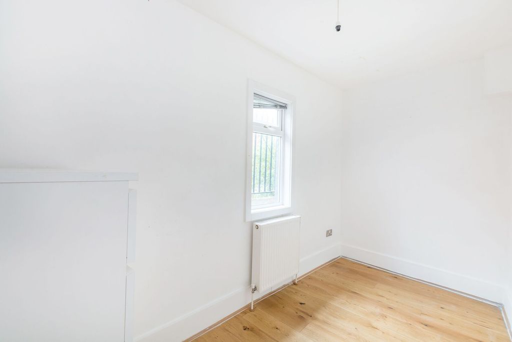 Property photo 2 of 3
