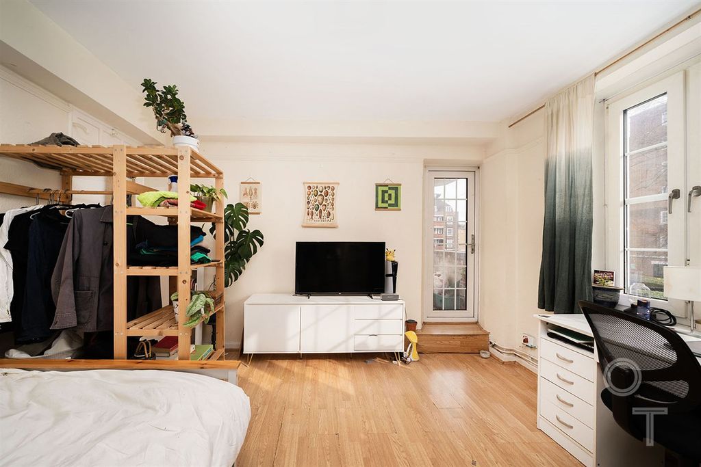 Property photo 2 of 16 Reception