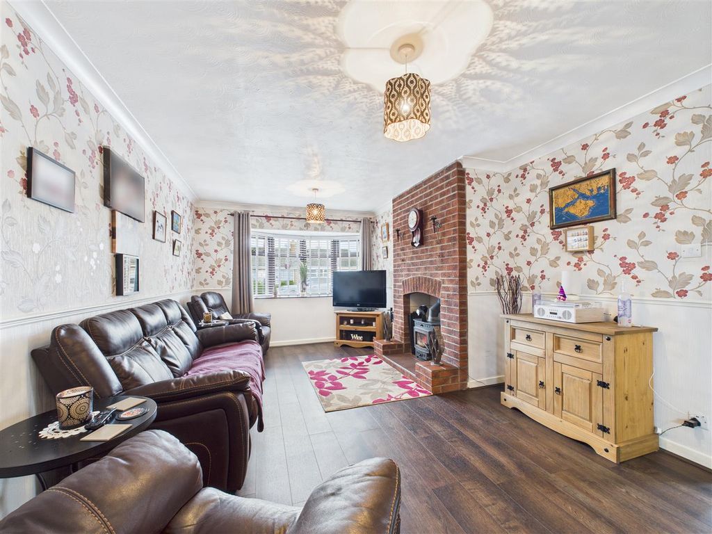 Property photo 2 of 13 Cam03303G0-Pr0174-Still002.Jpg