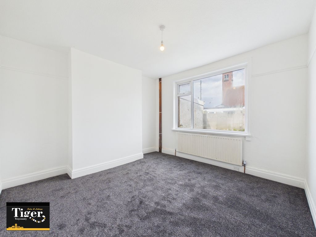 Property photo 3 of 10 Cam03440G0-Pr0583-Still003