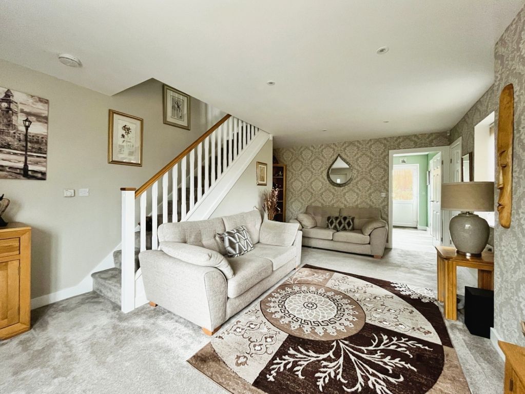 Property photo 2 of 22 3860775