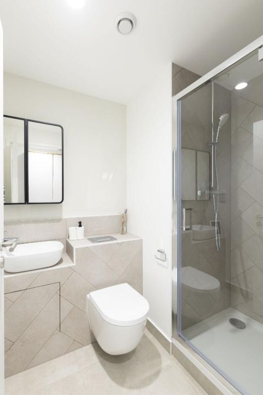 Property photo 3 of 14 Bathroom