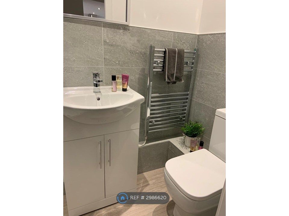 Property photo 3 of 14 Shower Room