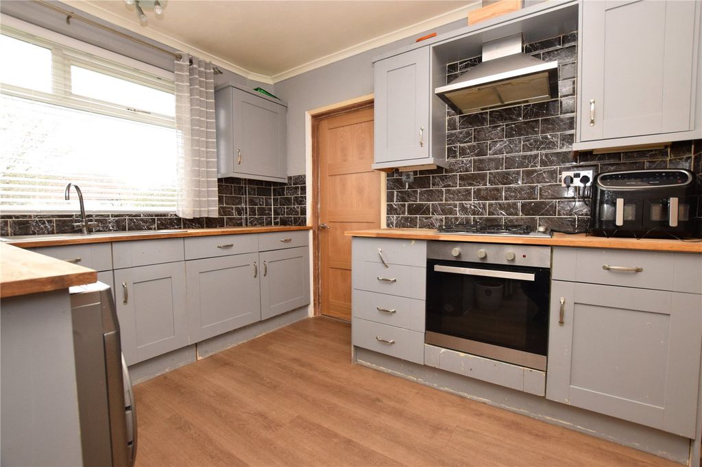 Property photo 3 of 15 Picture No. 16