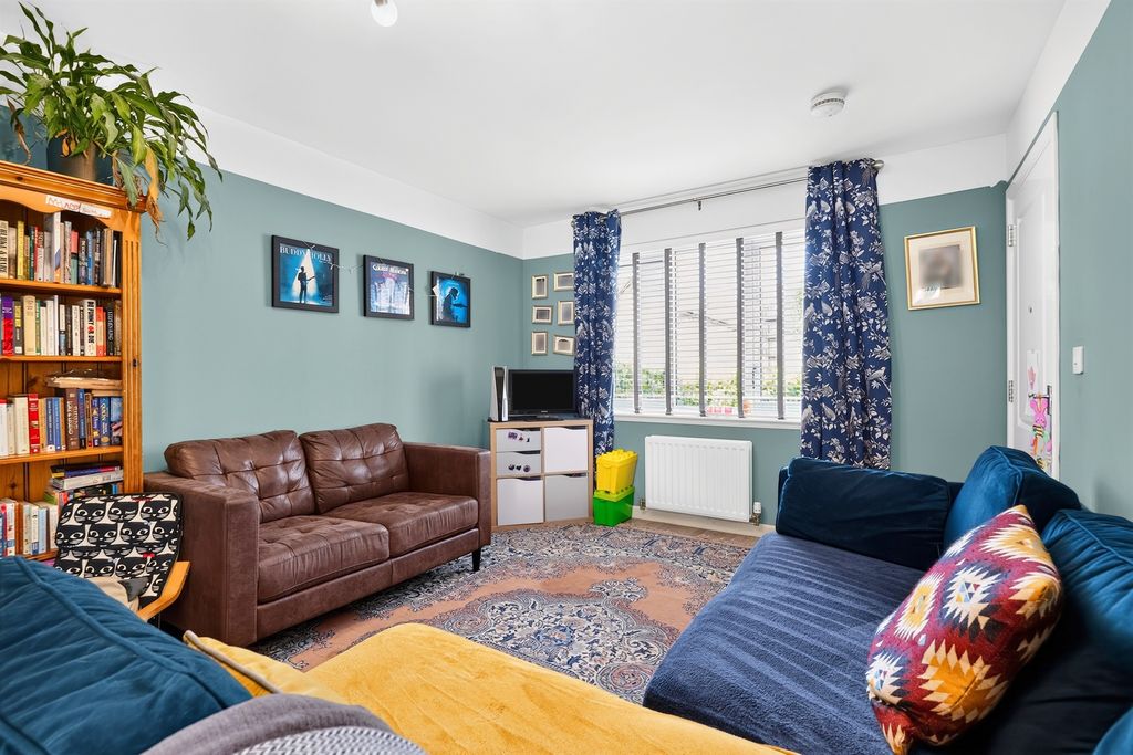 Property photo 2 of 19