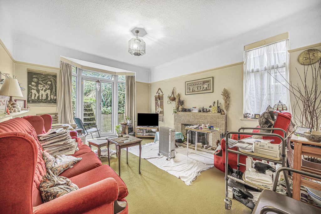 Property photo 2 of 13