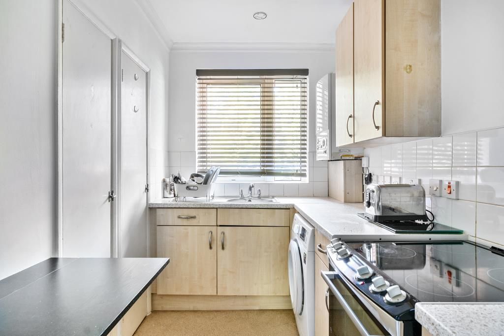 Property photo 3 of 16 Kitchen