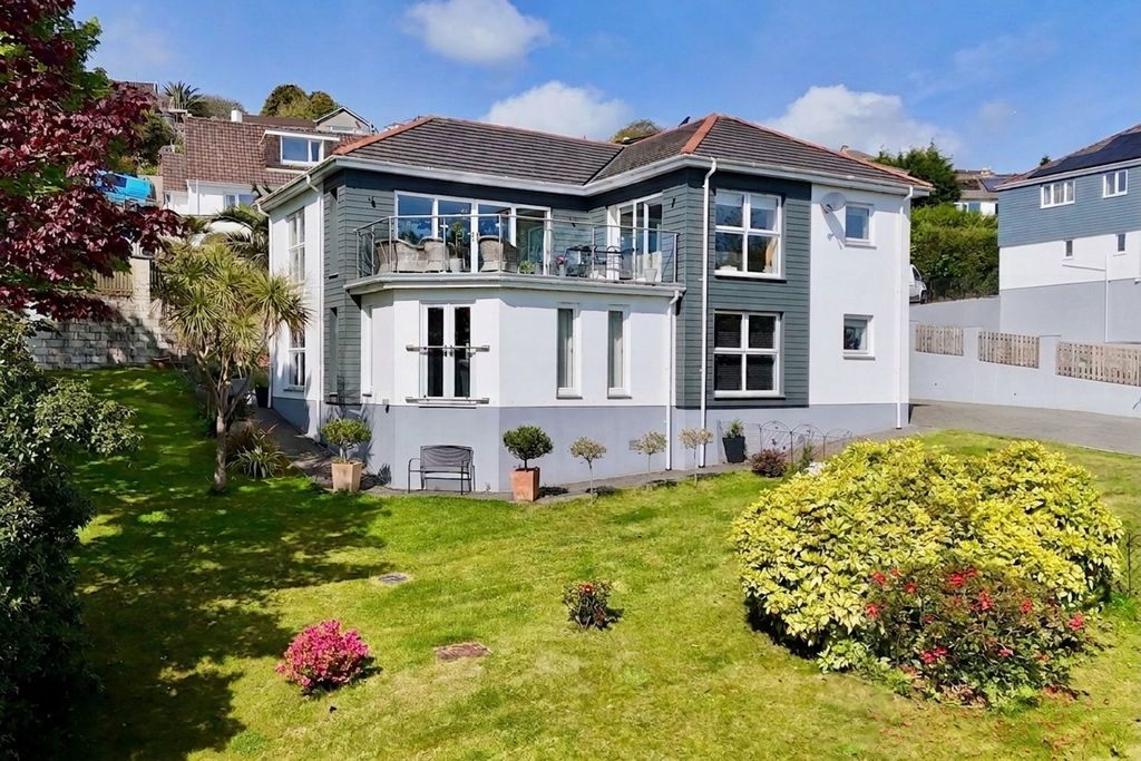 Property photo 1 of 36