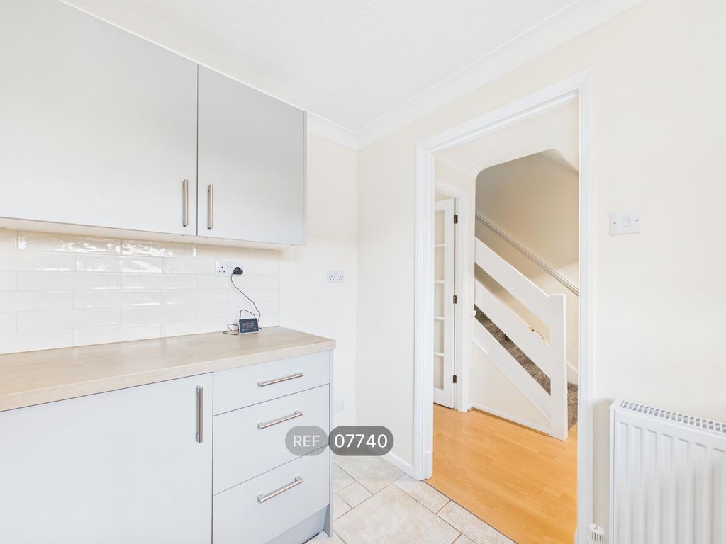 Property photo 3 of 18 Kitchen