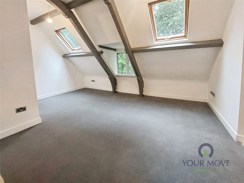 Property photo 3 of 13 Lounge