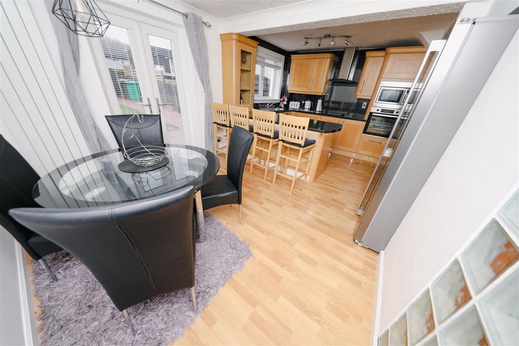 Property photo 2 of 18 B