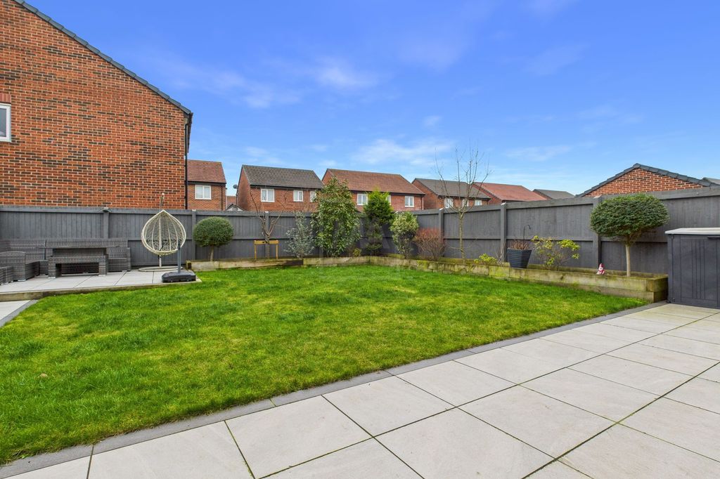 Property photo 3 of 20 Garden