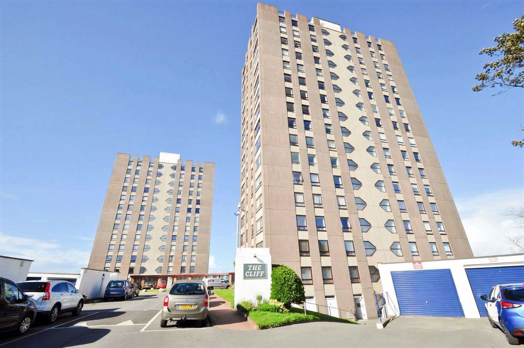 Property photo 1 of 31