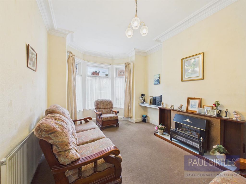 Property photo 3 of 17 Cam04378G0-Pr0419-Still024.Jpg