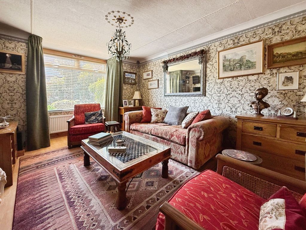 Property photo 2 of 20 Lounge